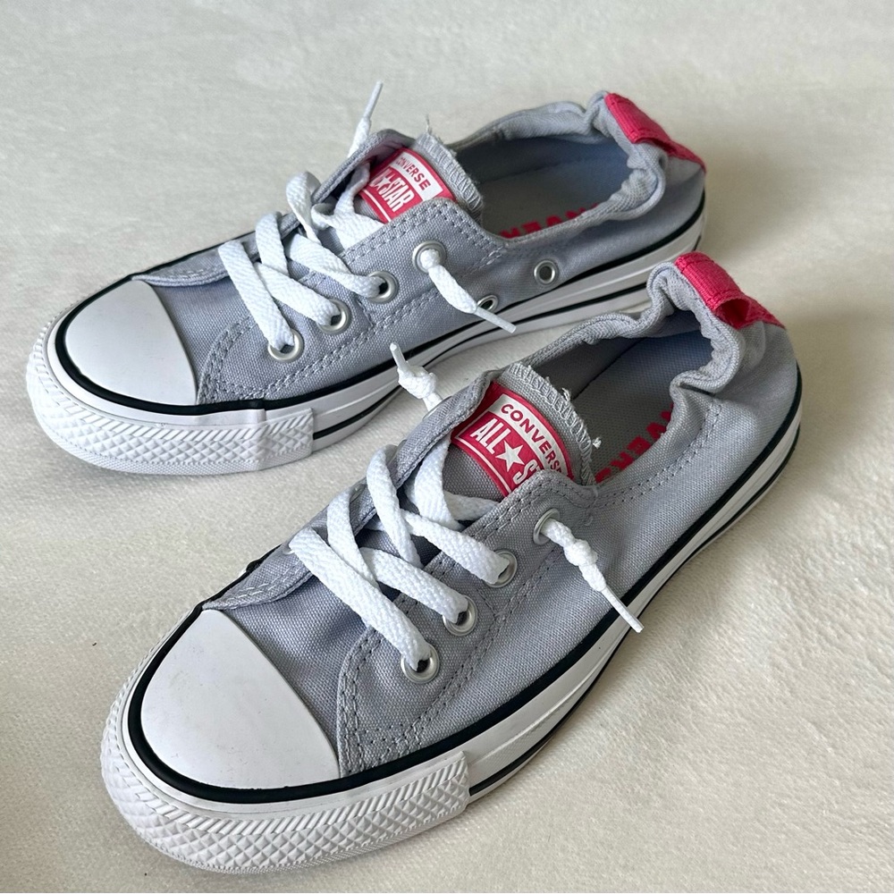 Converse Women’s Size 6 Gray and Pink All Star Sneakers